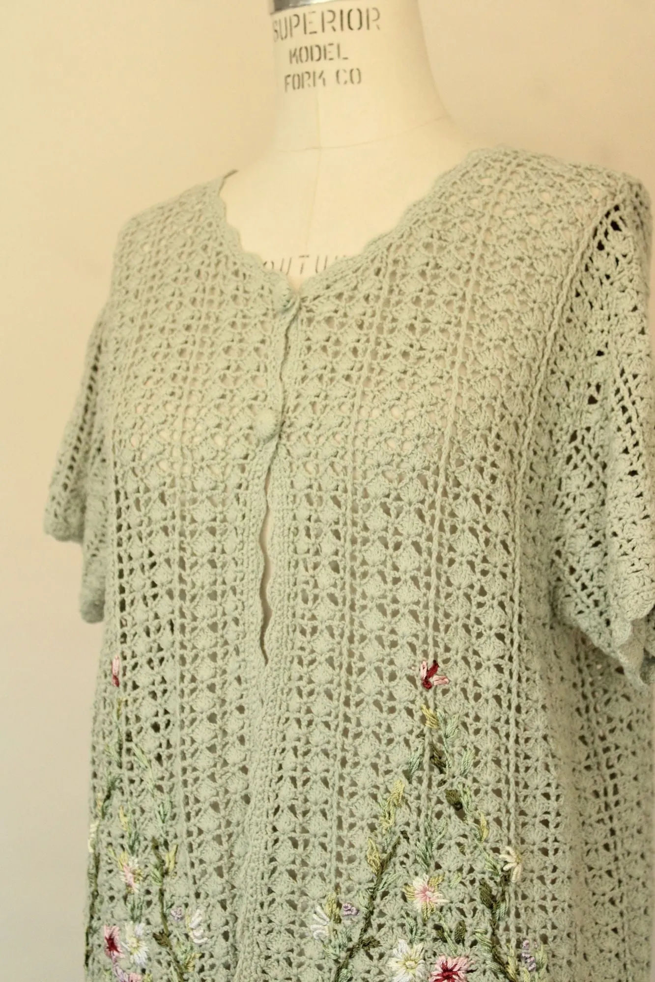 Vintage 1990s 2000s Tiara International Green Crochet Floral Embroidered Cardigan