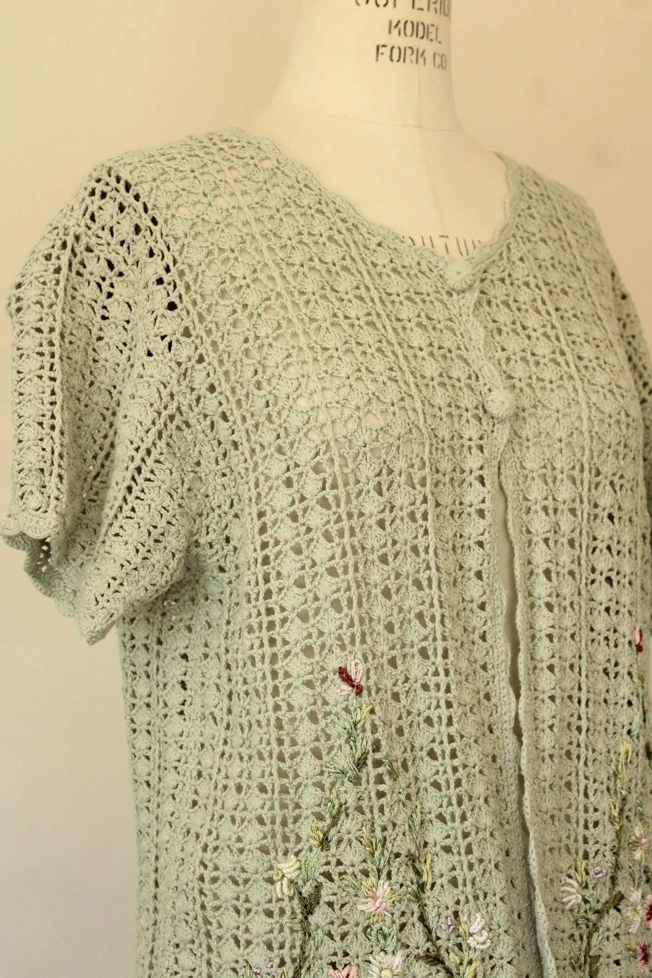 Vintage 1990s 2000s Tiara International Green Crochet Floral Embroidered Cardigan